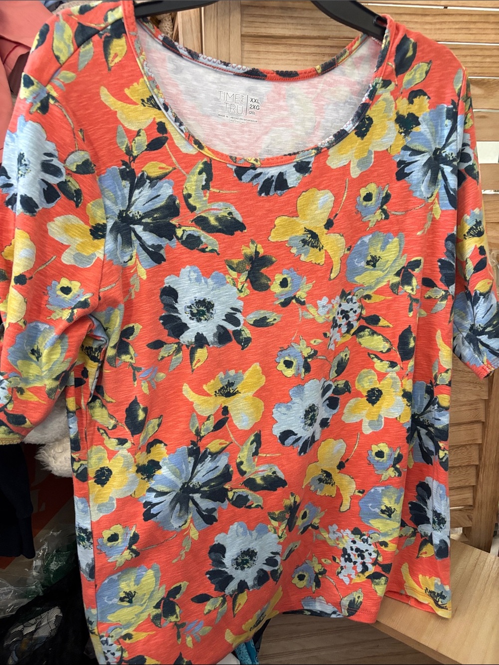 Time and Tru Coral Floral Scoop Neck Tee with Blue and Yellow Blooms XXL